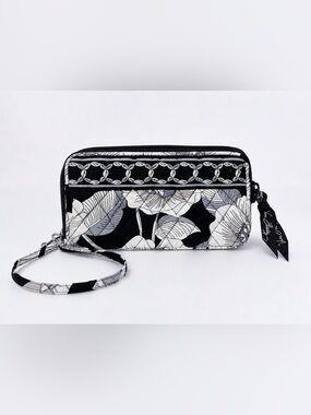🖤 Vera Bradley Zip Around Wristlet Wallet | Black & White Floral Print 🖤